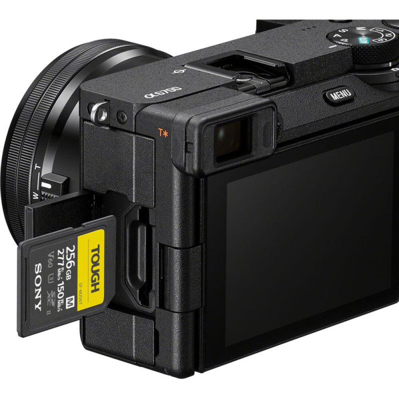 Sony Kit Alpha 6700 avec Objectif E 18-135mm f/3.5-5.6 OSS