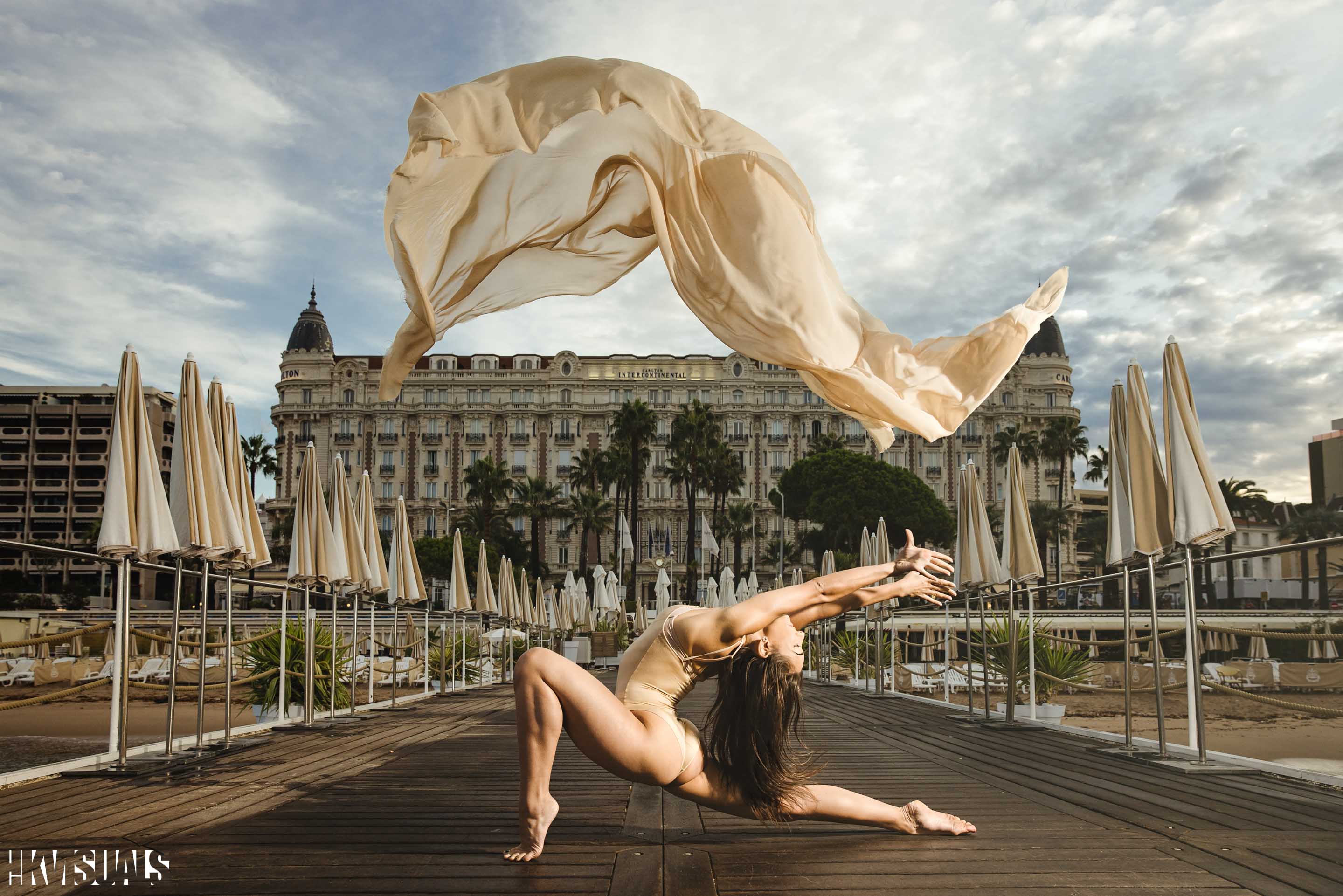 Gillian Leopold au Carlton de Cannes par Haze Kware