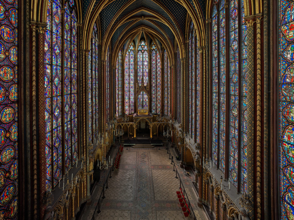 Intérieur de la Sainte-Chapelle photographié en moyen format par Romaric Pech