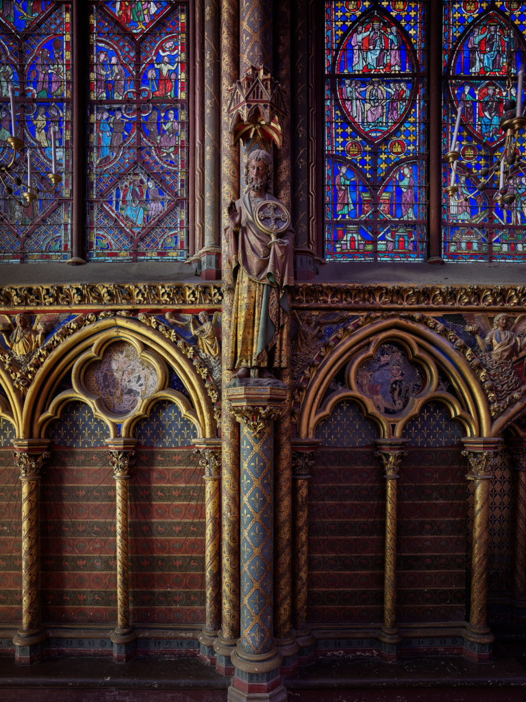Détail d’une statue photographiée par Romaric Pech à la Sainte-Chapelle