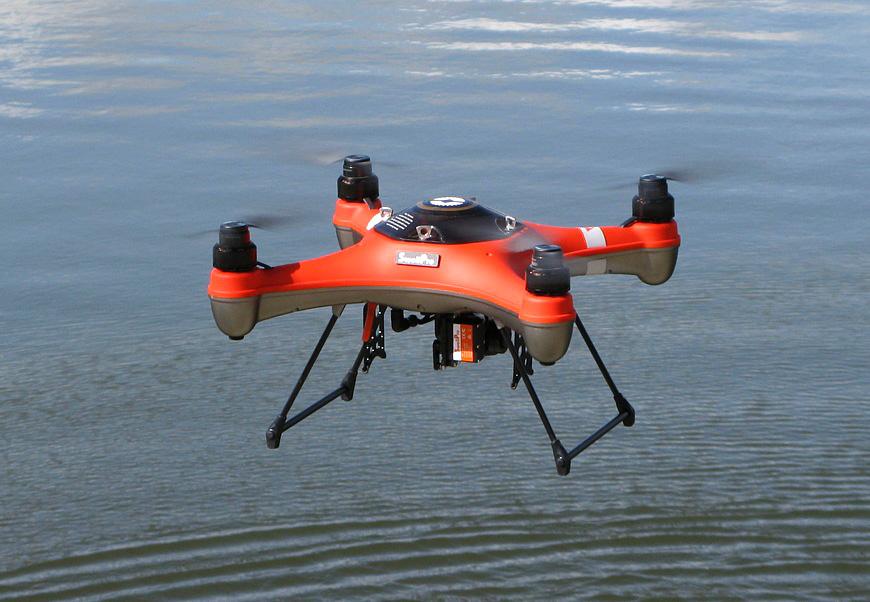 Démonstration du drone étanche SplashDrone 3 pour une mission de sauvetage