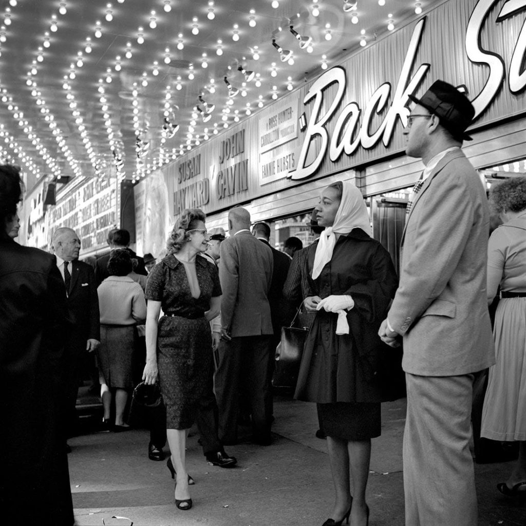 Photographie de Vivian Maier au Balaban & Katz United Artists Theatre, Chicago 1961